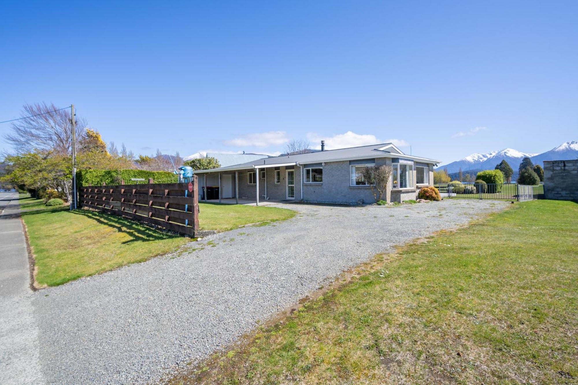 Kepler Retreat - Te Anau Holiday Home Екстериор снимка