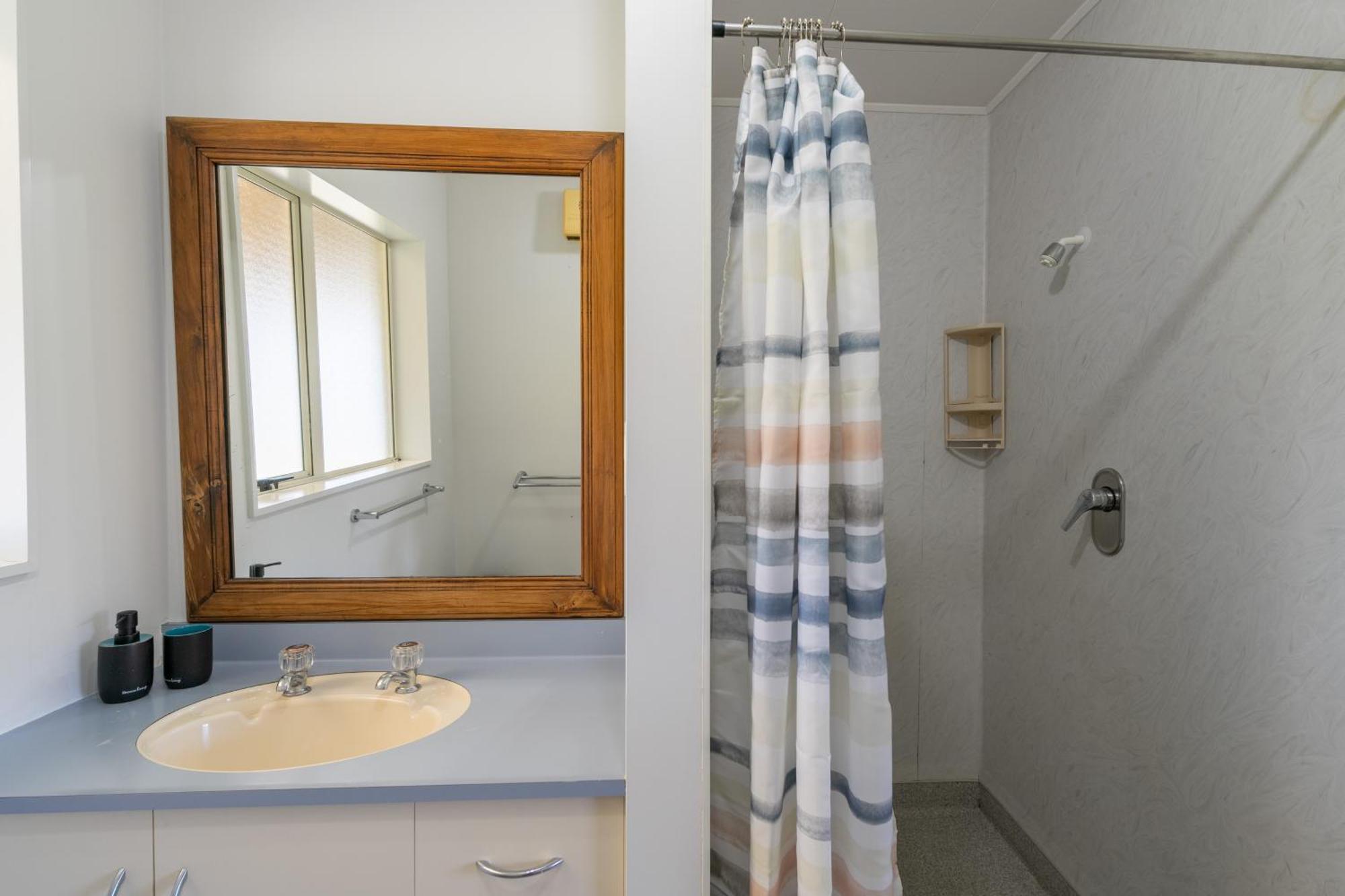 Kepler Retreat - Te Anau Holiday Home Екстериор снимка