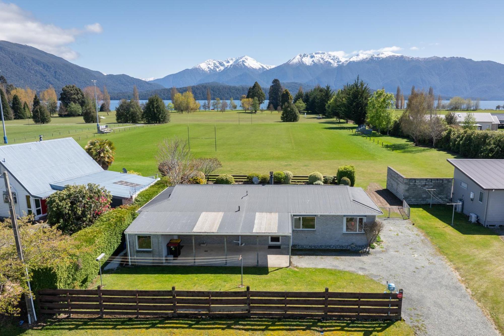 Kepler Retreat - Te Anau Holiday Home Екстериор снимка